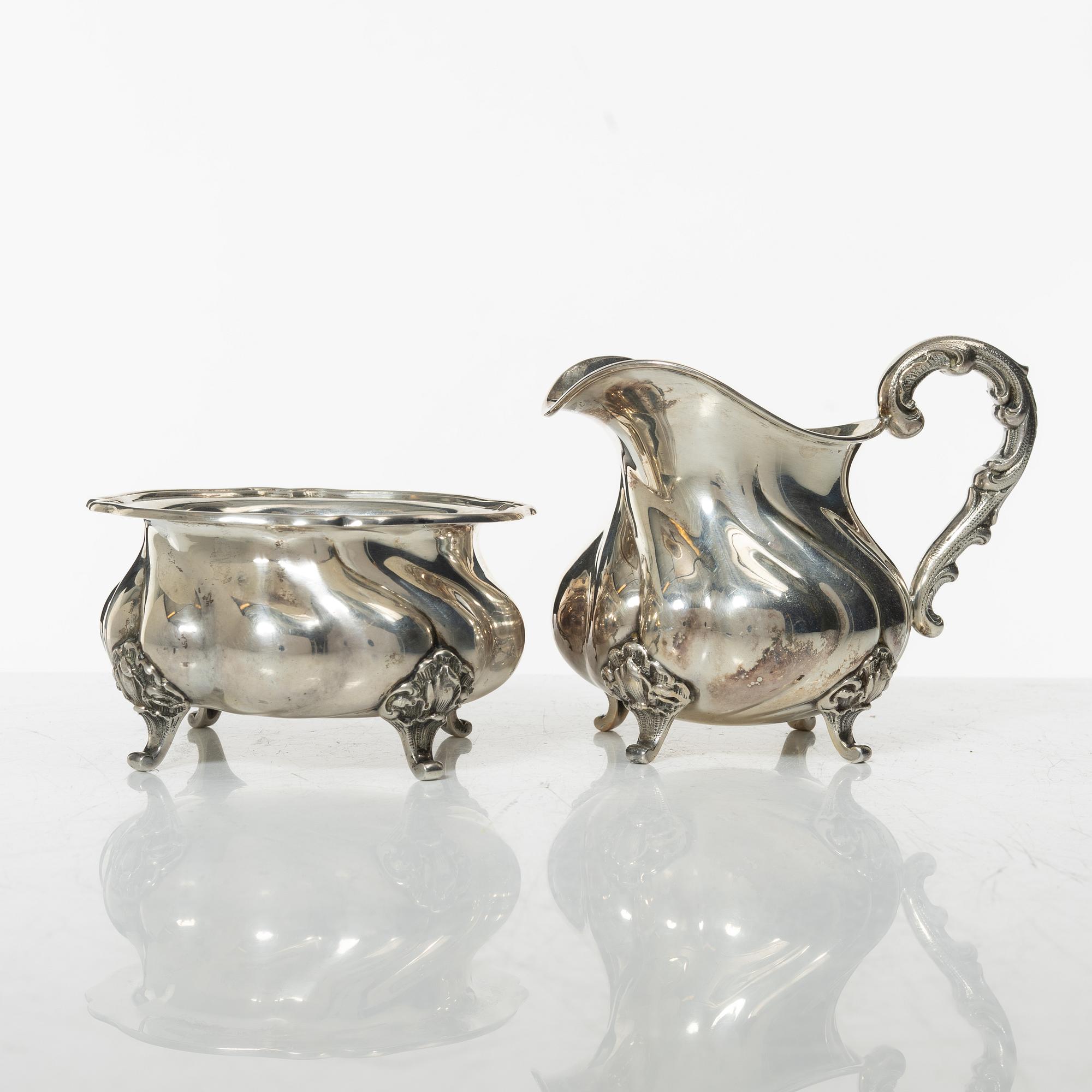 A 4-piece silver coffee and tea service, marks of Schnauffer, Germany, first half of the 20th Century.