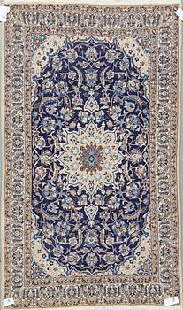 MATTA, sannolikt Nain part silk. Ca 203 x 116,5 cm.