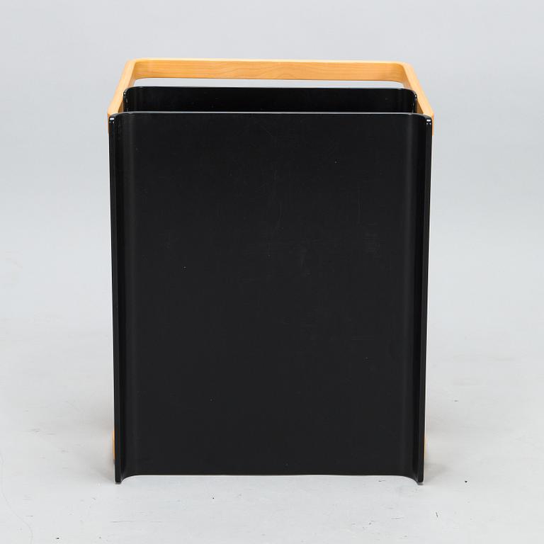 Alvar Aalto, sidobord, modell 915, Artek 2000-tal.