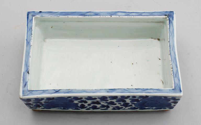 JARDINIERE, porslin, Kina, 1900-tal.