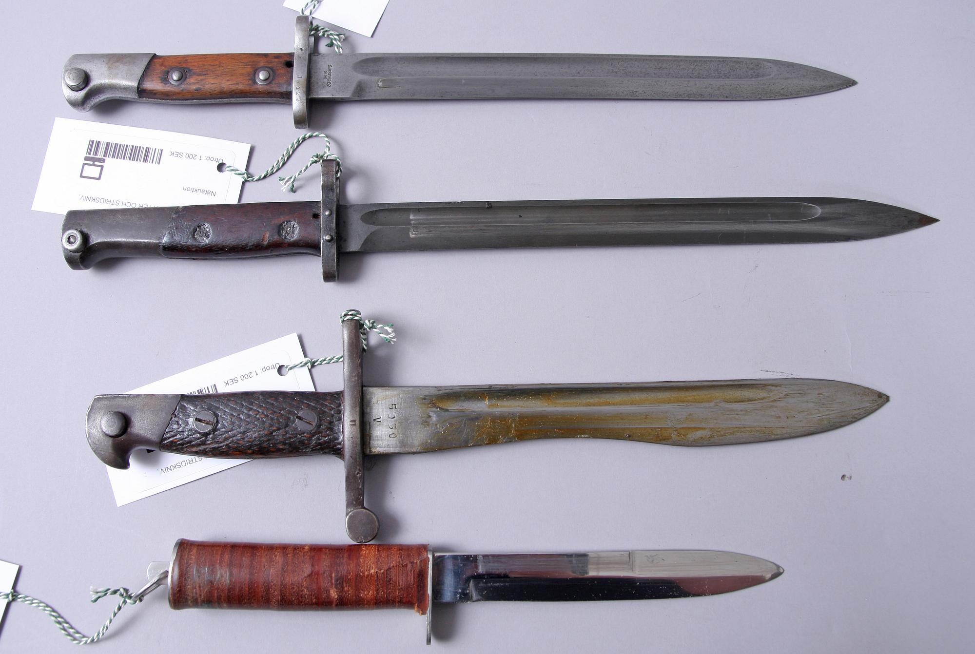 BAJONETTER OCH STRIDSKNIV, 3+1.