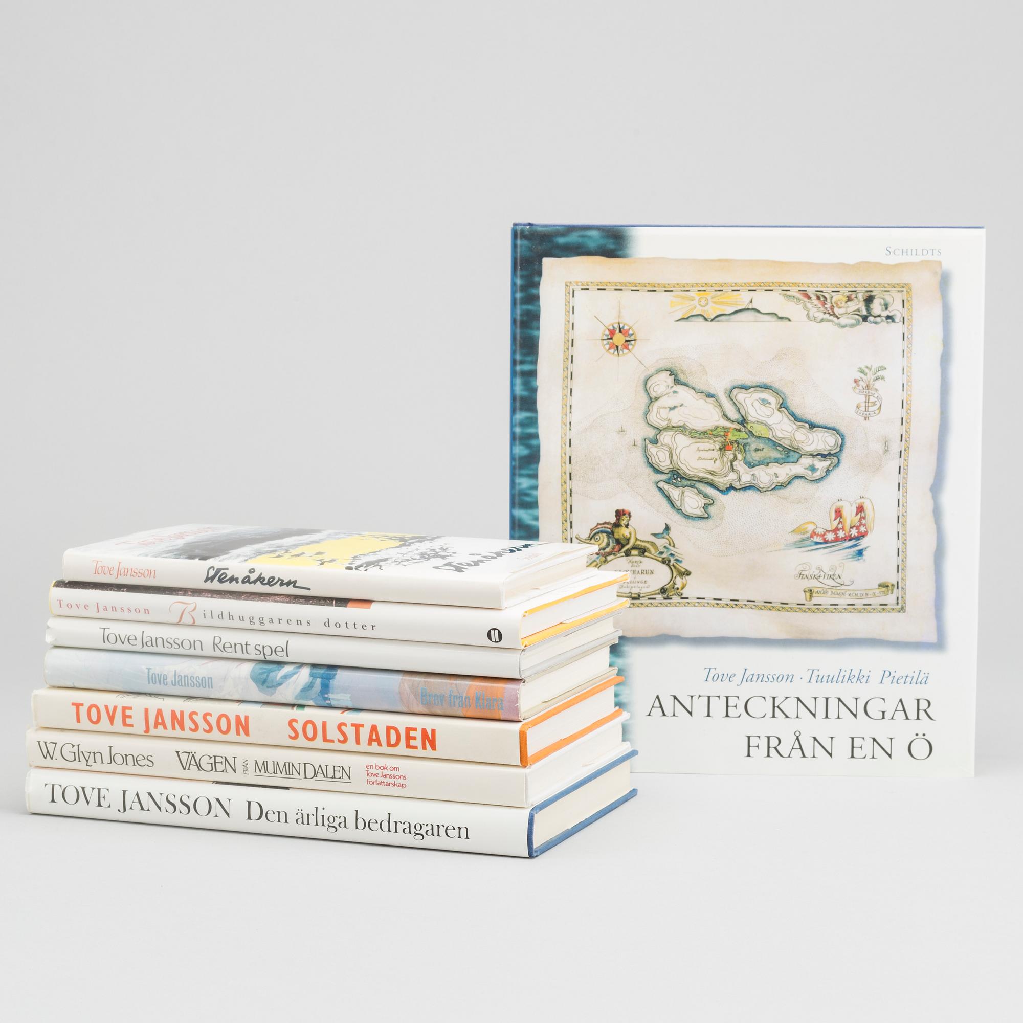7+1  ST BÖCKER SIGNERADE TOVE JANSSON SAMT EN AV TUULIKKI PIETILÄ.