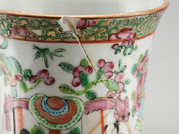 VAS, porslin, Kina, Kanton, 1800-talets mitt.