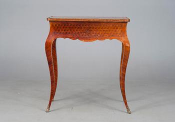 TOILETTBORD, rokokostil, 1800-talets slut.