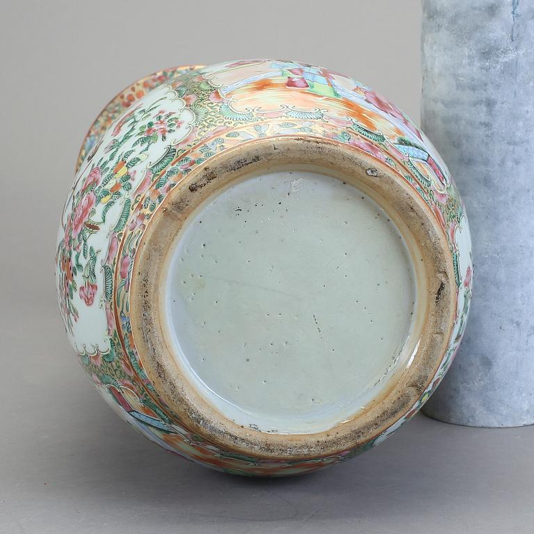 GOLVVAS, porslin, Kina, omkring 1900.