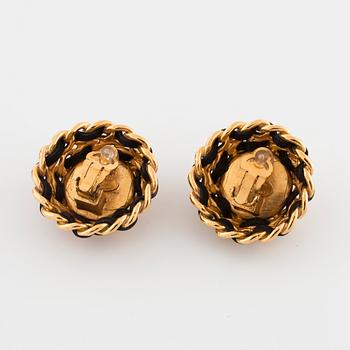 CHANEL, a pair of earrings.