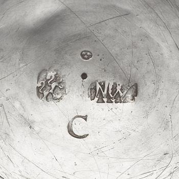 A Swidish 18th century silver bowl, marks of Niclas Wiggman, Kalmar 1761.