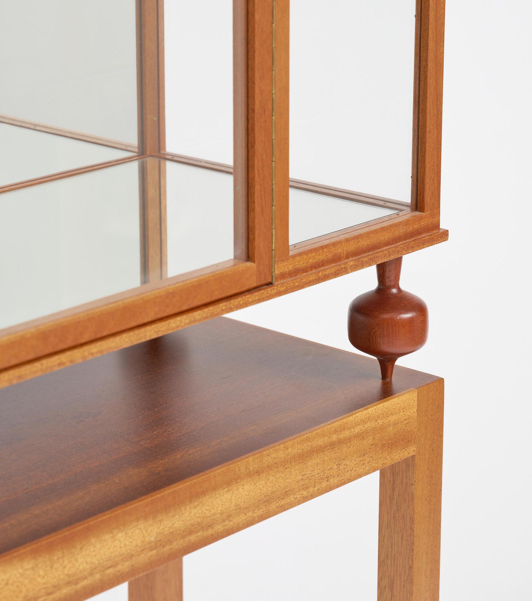 Josef Frank, a display cabinet model 2077, Firma Svenskt Tenn, post 1985.