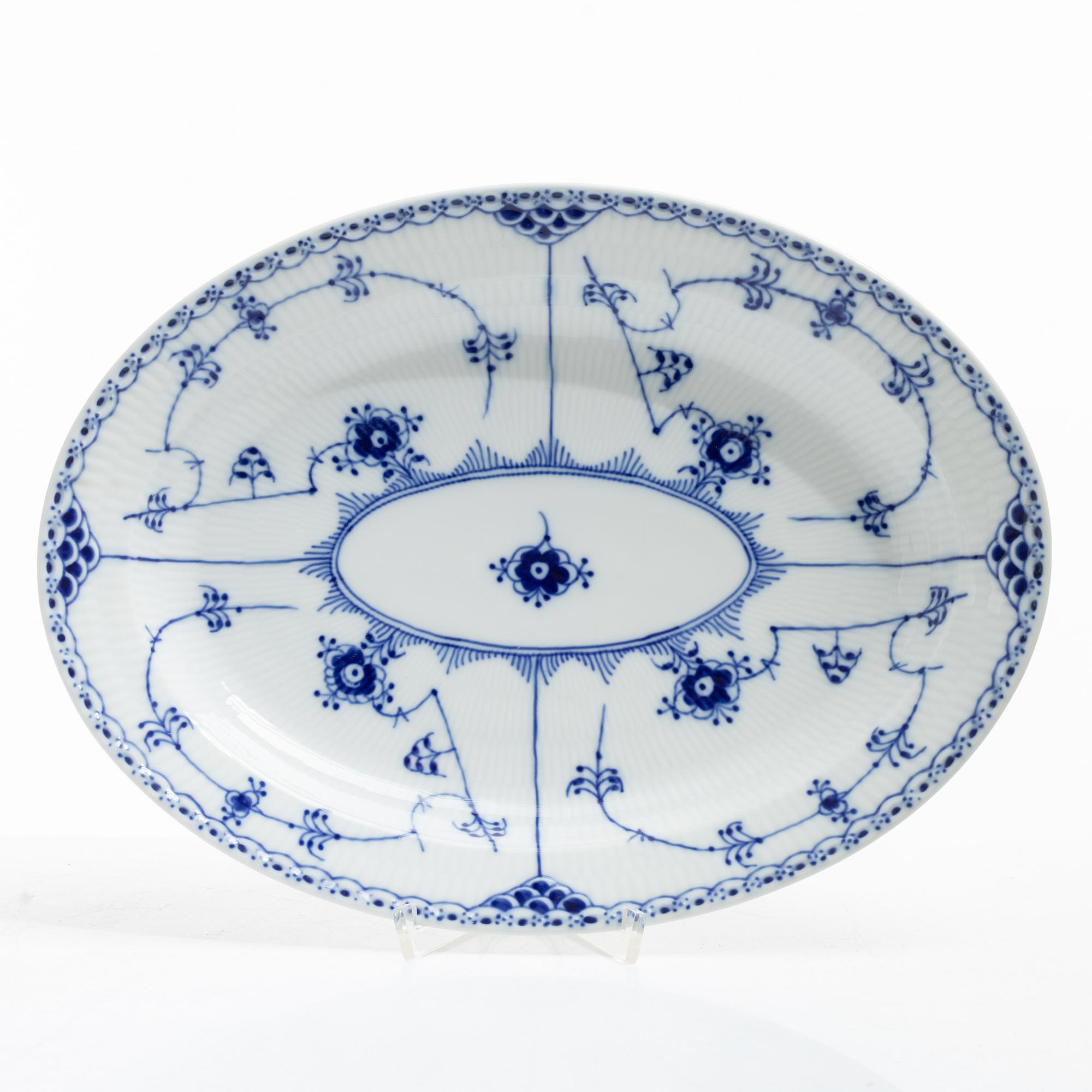 Royal Copenhagen, 27 service pieces, 'Blue Fluted', Denmark.