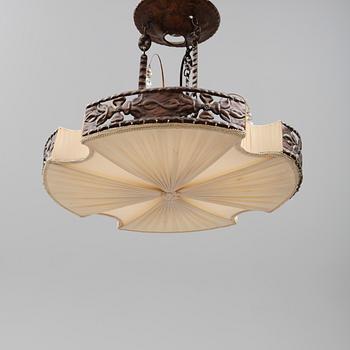 TAKLAMPA, 1900-talets första hälft. Höjd ca 40 cm.