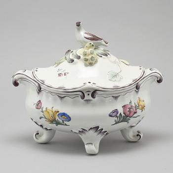 Four pieces of "Rörstrandia" porcelain from 1930-1956.