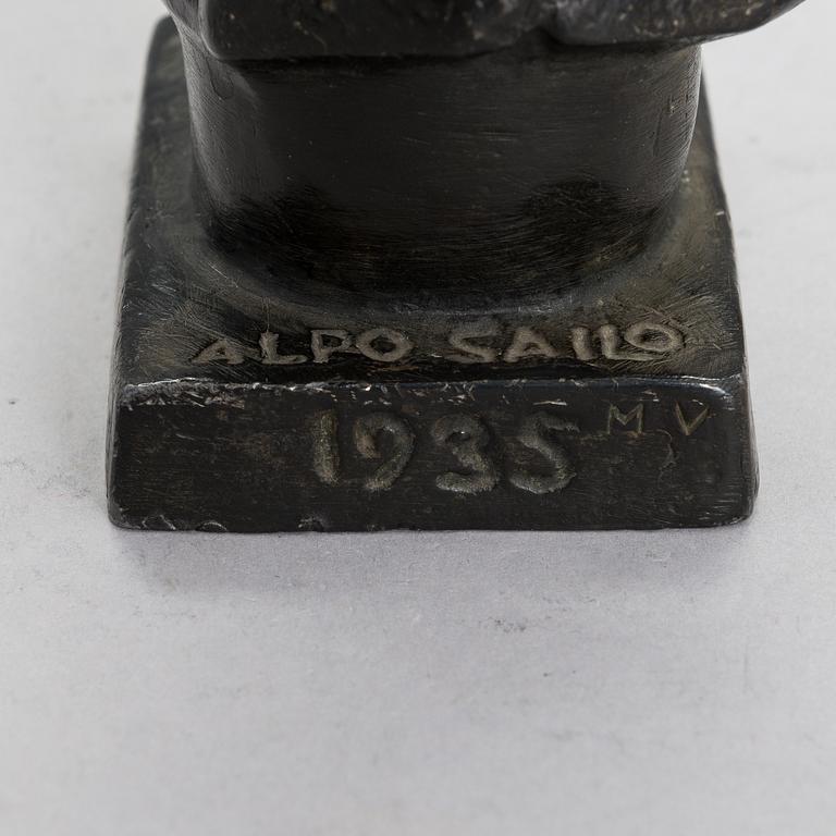 Alpo Sailo, veistos, patinoitua metallia, signeerattu ja päivätty 1935.