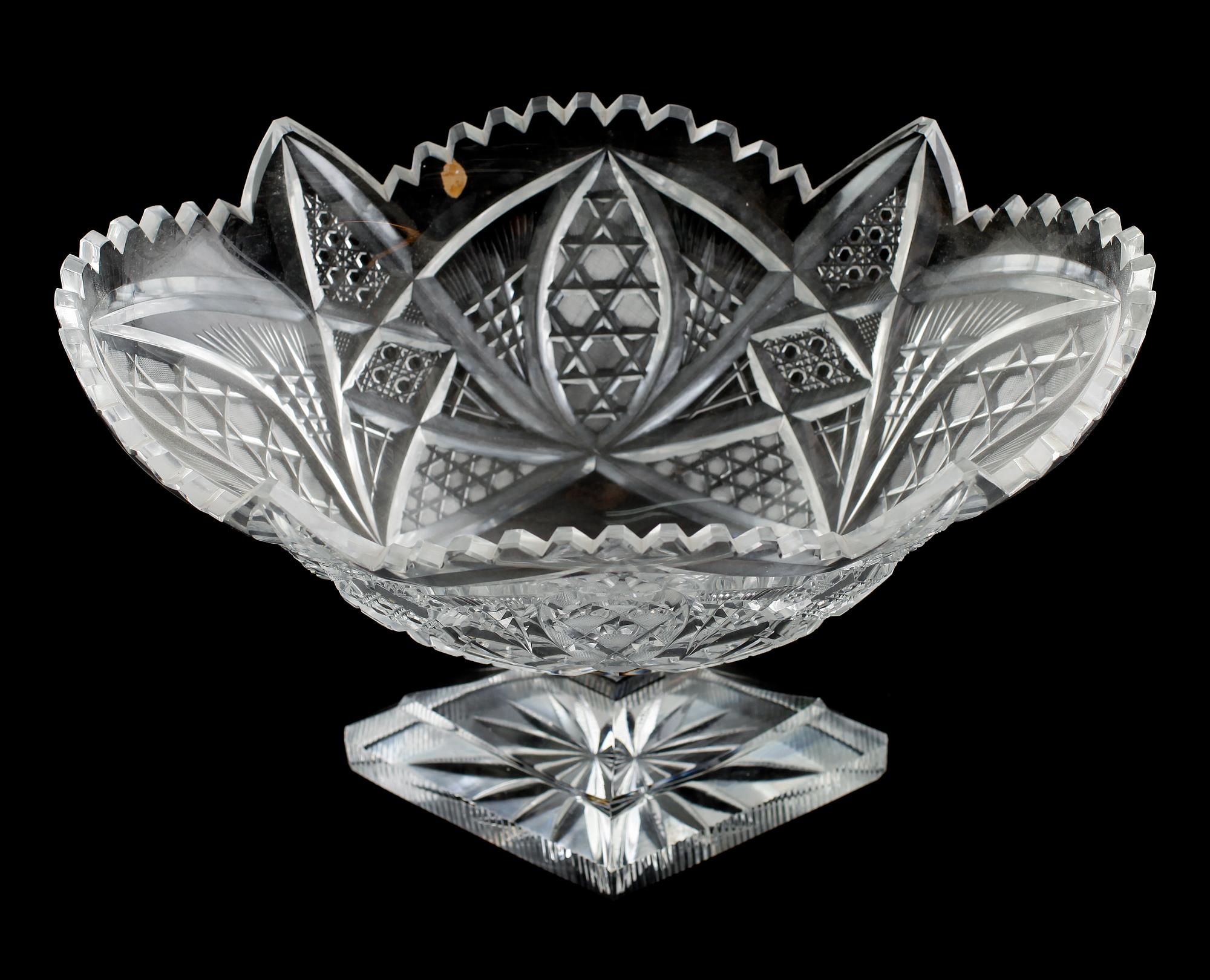 SKÅL PÅ FOT, glas/helkristall, 1900-talets första hälft.