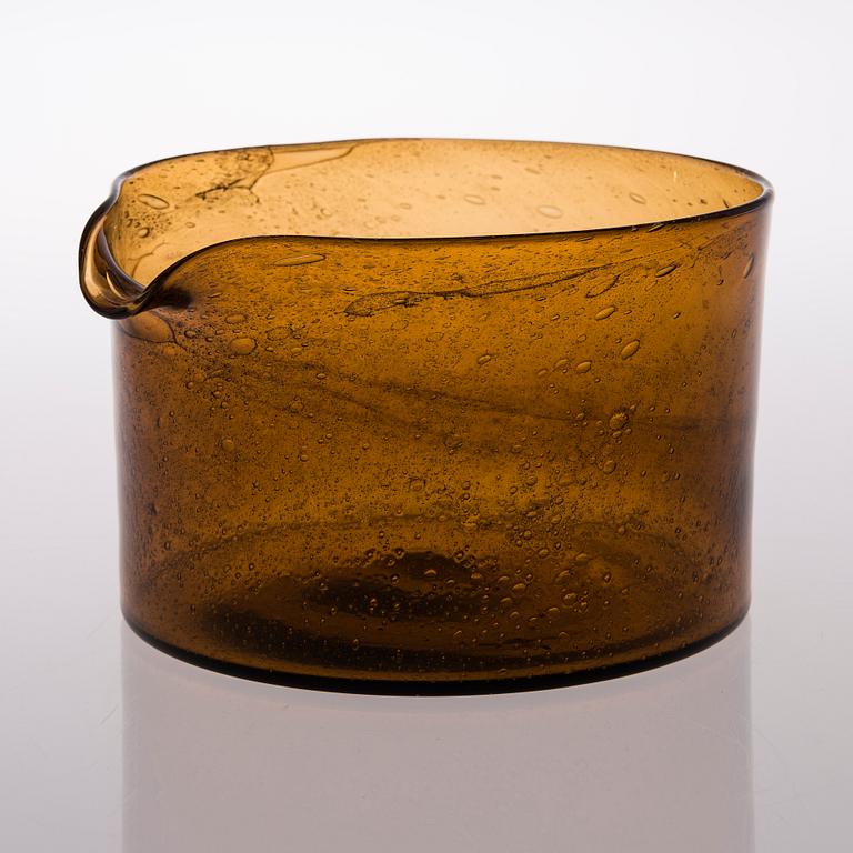 A bowl signed Kaj Franck, Nuutajärvi Notsjö.