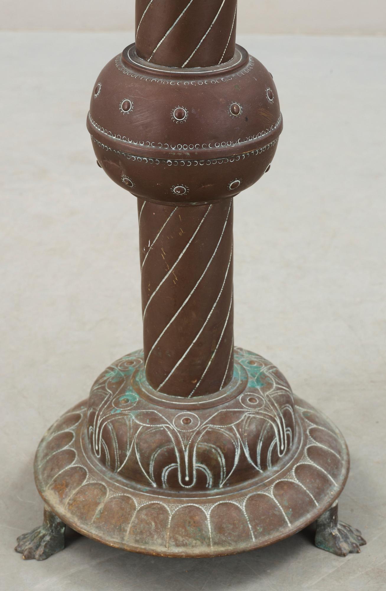 PIEDESTAL, koppar, romansk stil, Frankrike, 1800-talets slut.