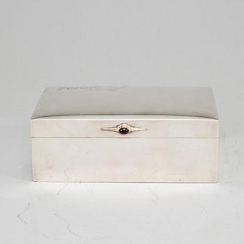 CG HALLBERG, a silver cigarr box, Stockholm, 1907.