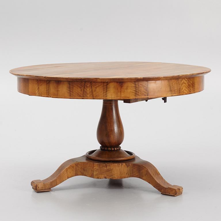 A 19th Century Dining Table.