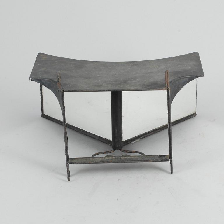 SKVALLERSPEGEL, metall, 1900-talets början.