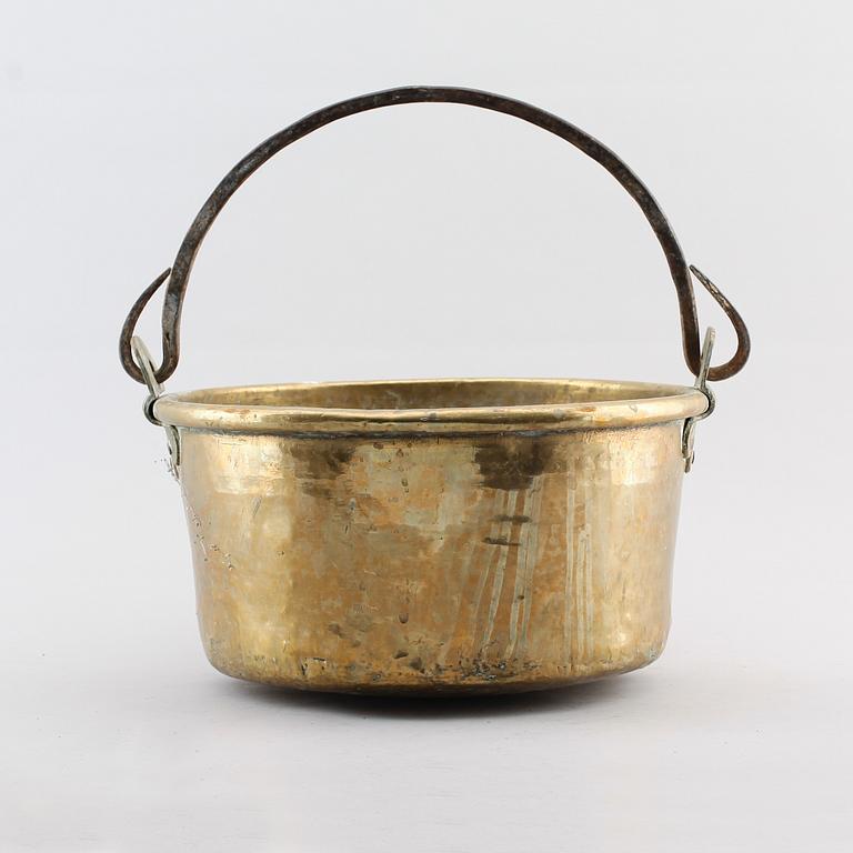 GRYTA, mässing, 1700-tal.