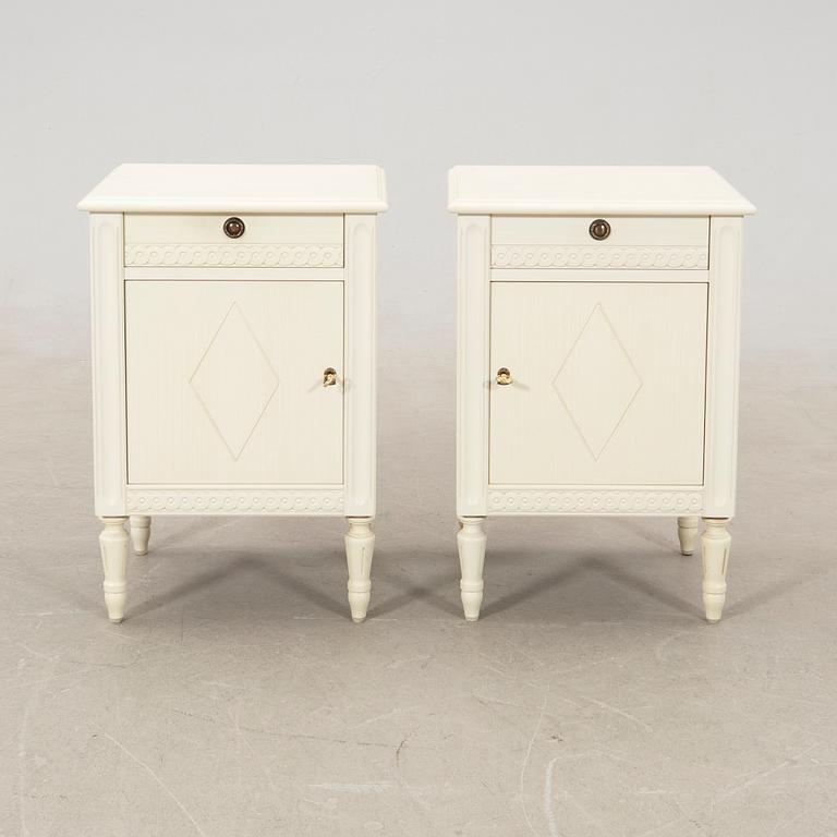 Sängbord ett par "Svensk Provins" Gustaviansk stil, Lundbergs möbler Tibro 1997.