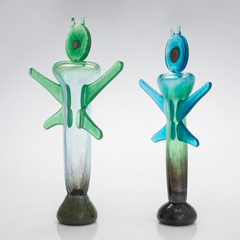 Klaus Haapaniemi, två glasskulpturer, signerade Klaus Haapaniemi Iittala 2012.