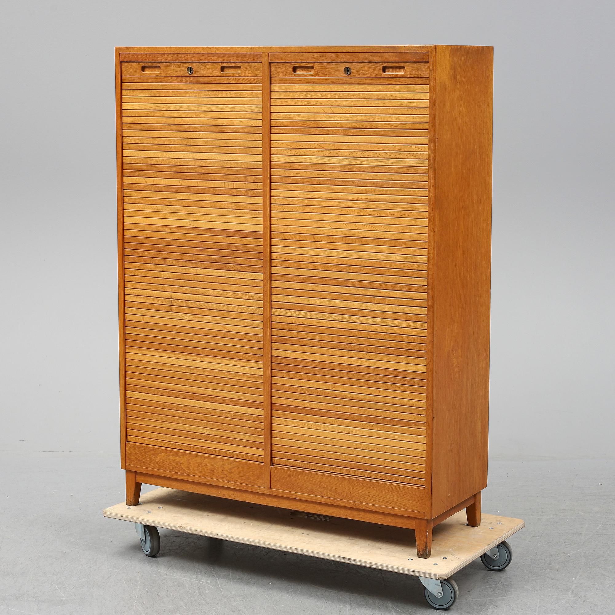 JALUSISKÅP,  1900-talets första hälft.