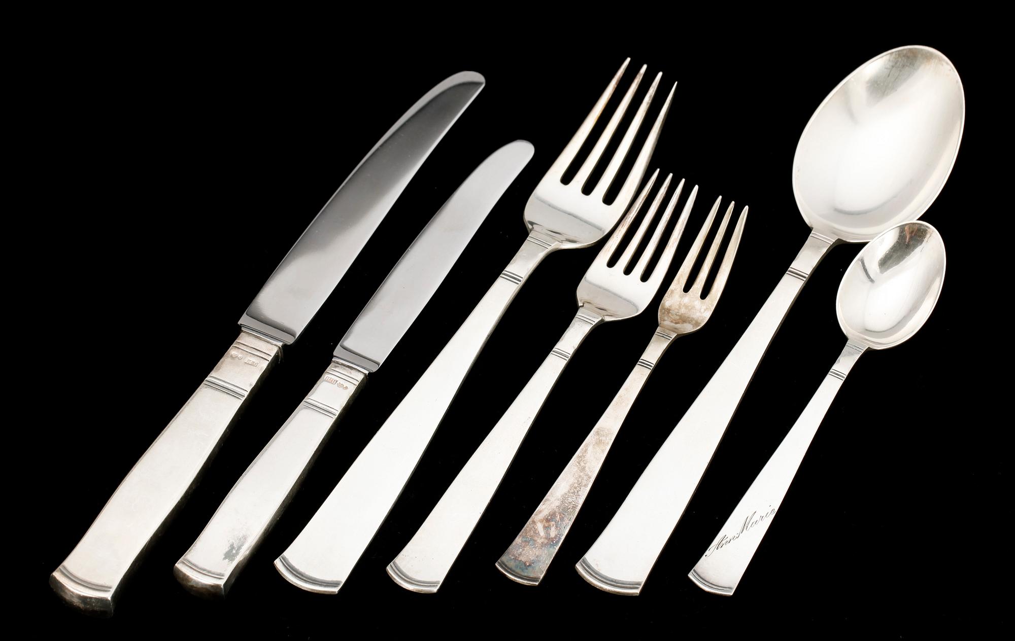 BESTICK. 106 delar. Silver. "Rosenholm", GAB, Stockholm, 1950-63. Vikt exkl knivar ca 2130 gr.