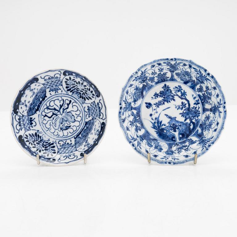 Four pieces of Chinese 18th-century export blue and white porcelain, Qianlong (1736-95).