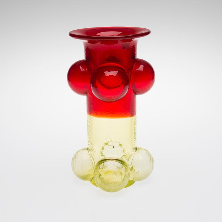 VAS, glas, "Pajazzo", signerad Nanny Still Riihimäen Lasi Oy. I produktion 1971-1974.