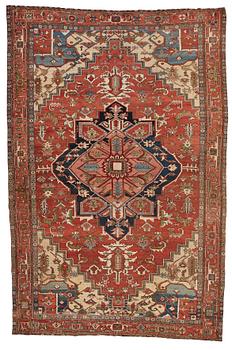 182. A CARPET, an antique Heriz, ca 479-491 x 310-327 cm.