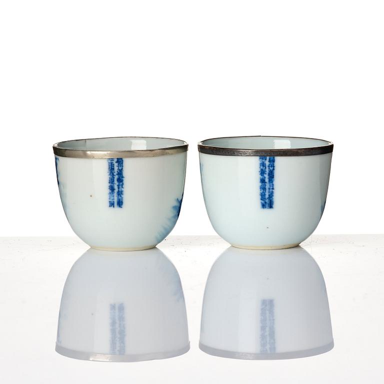 Bricka, samt två vinkoppar, porslin. 'Nei Fu', Qingdynastin för thailändsk marknad.