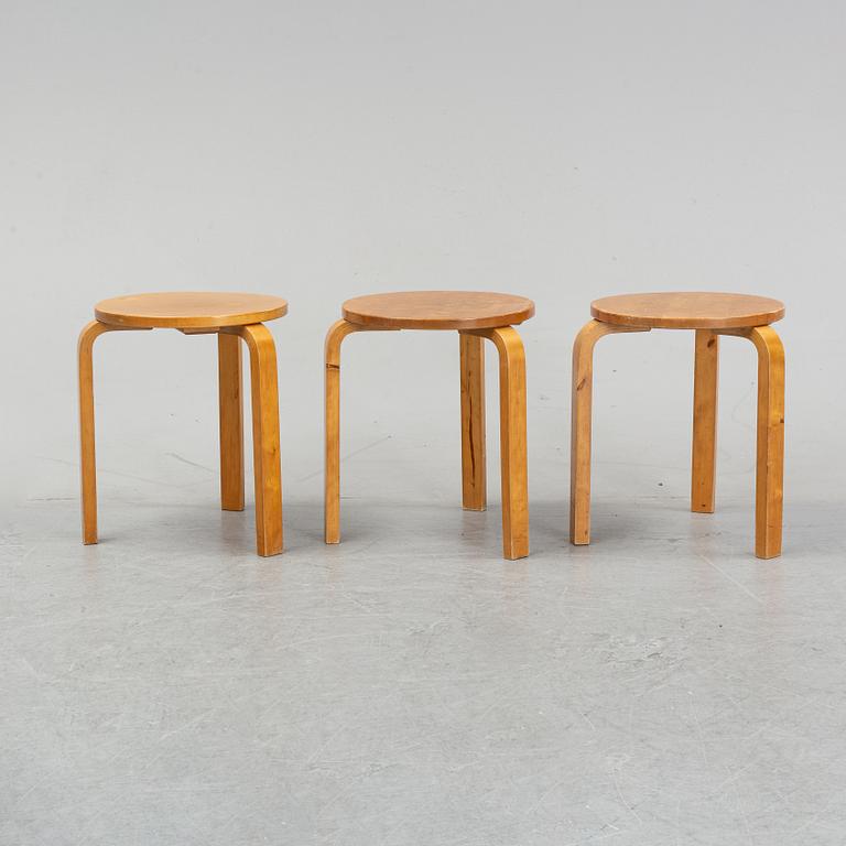 Alvar Aalto, pallar 3 st, modell 60, Aalto möbler Hedemora, formgiven 1933.