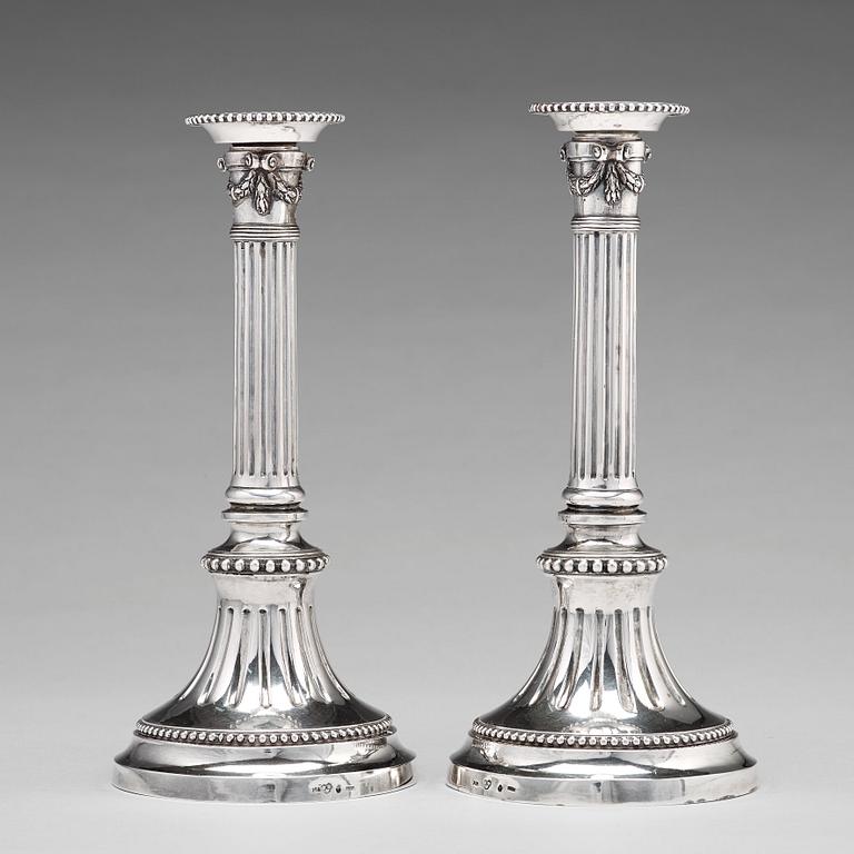 Johan Abraham Hallard, ljusstakar, ett par, silver, Stockholm 1794. Gustavianska.
