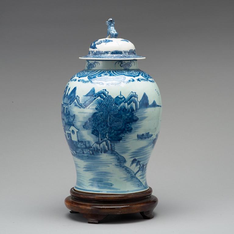 A blue and white jar with cover, Qing dynasty, Qianlong (1736-95).