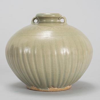 A cleadon glazed Sawnkhalok jar, South East Asia, 16th Century.