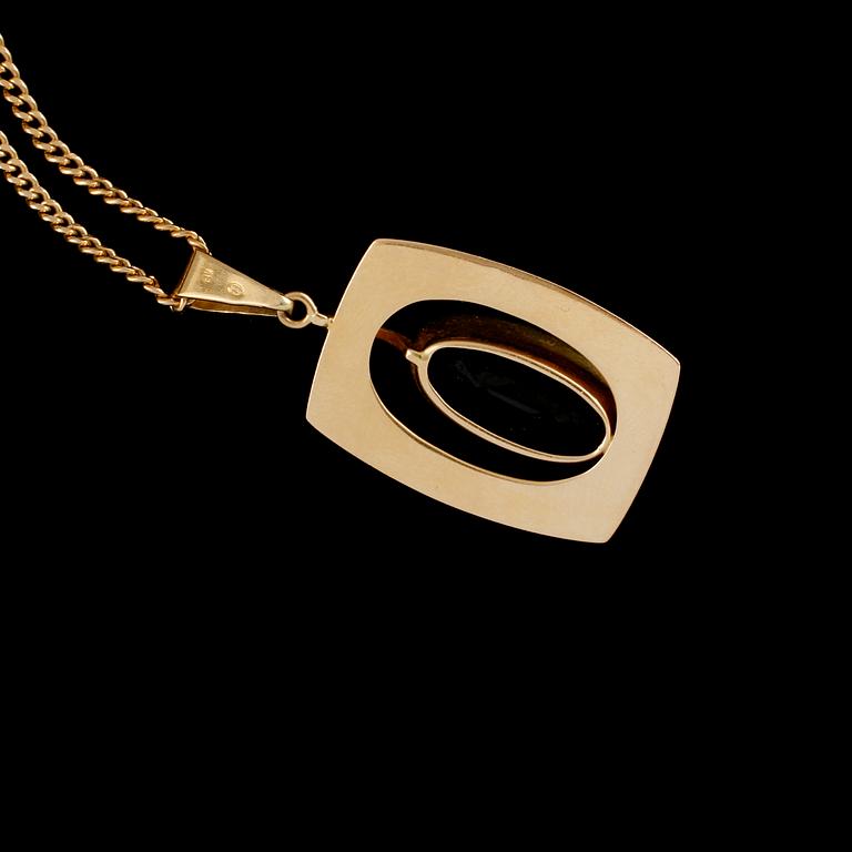 HÄNGE, 18K guld med ovalslipad syntetisk grön spinell, importstämplad. Vikt 14,5 g.