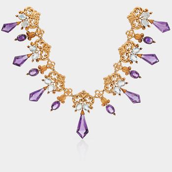 1094. A Victorian amethyst and aquamarine necklace.