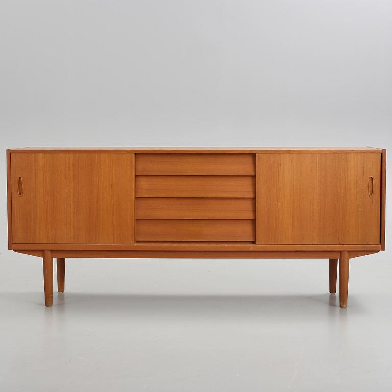SIDEBOARD, "Trio", Nils Jonsson, Troeds, 1900-talets andra hälft.