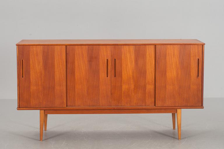 SIDEBOARD, teak. 1950/60-tal.