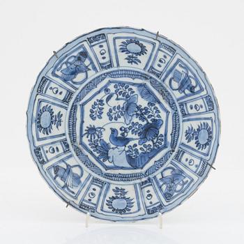 A blue and white dish, Mingdynasty, Wanli (1572-1620).