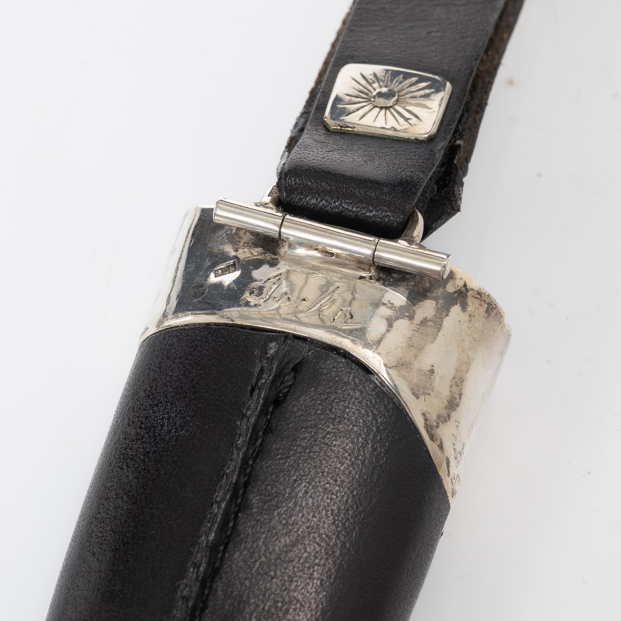 Knife-Jocke (Jan Olsson) Sörböle, knife in sheath, signed.