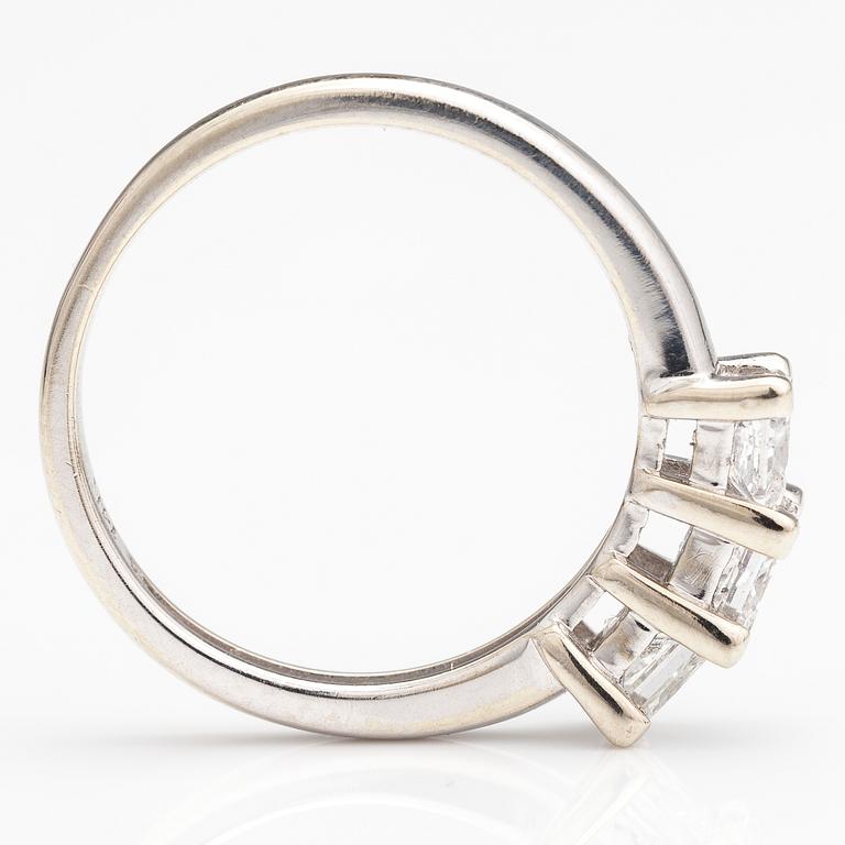SORMUS, 14K valkokultaa, princesshiottuja timantteja n. 1.00 ct yht.