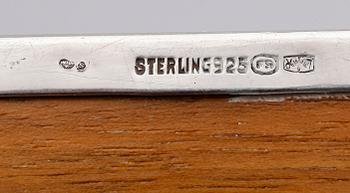CIGARETTSKRIN, silver, 1900-talets första hälft. Vikt med inredning ca 579 g.
