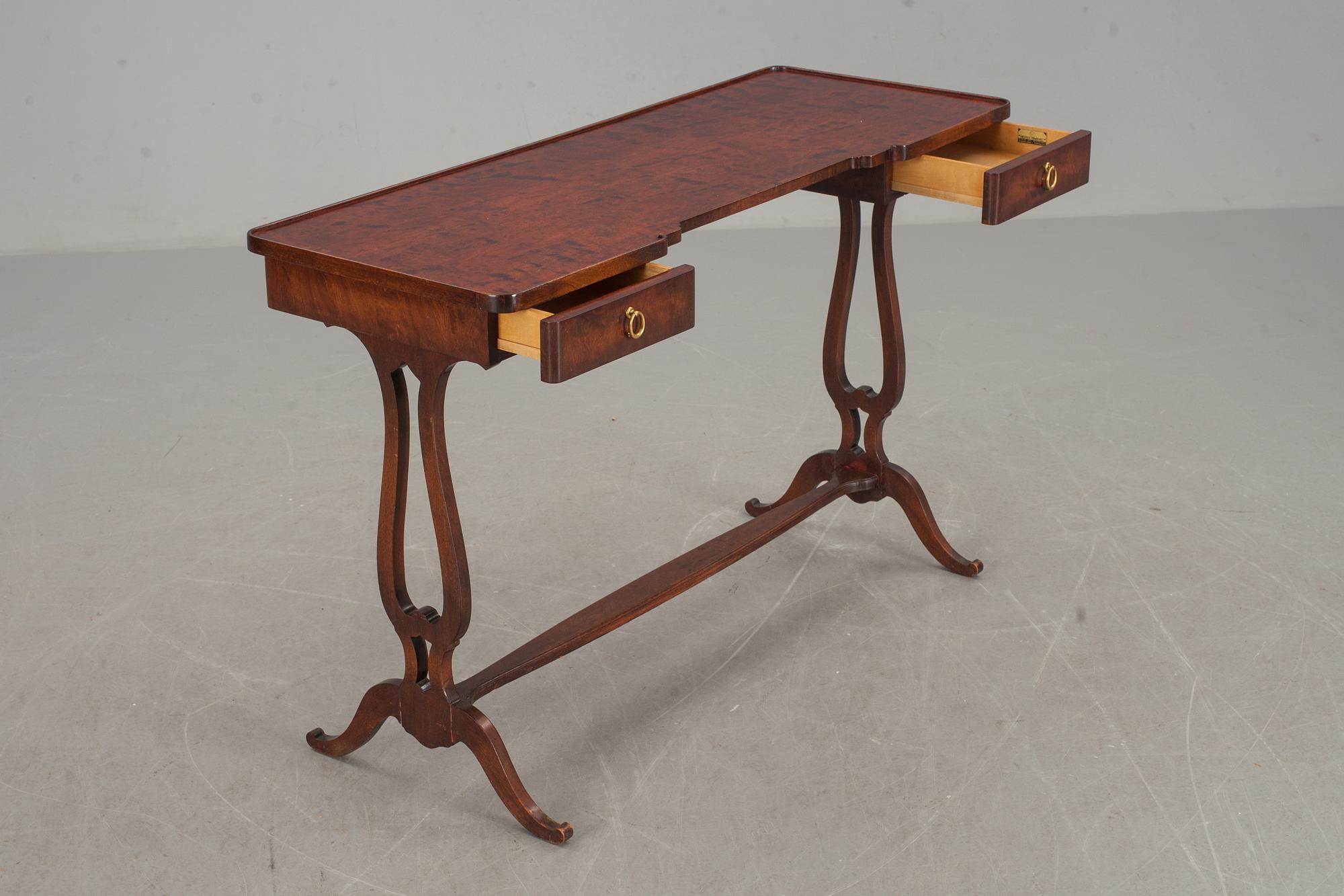 SKRIVBORD/TOILETTBORD, märkt NK, Buenos Aires, 1900-talets första hälft.