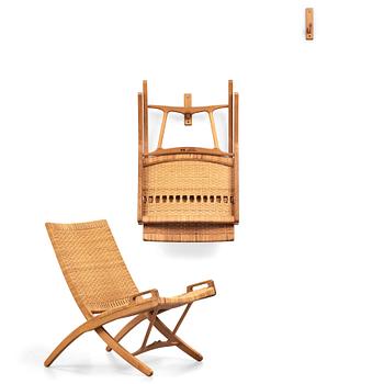 Hans J. Wegner, a pair of model 512 oak 'Folding Chairs' executed by Johannes Hansen, Denmark 1950's.