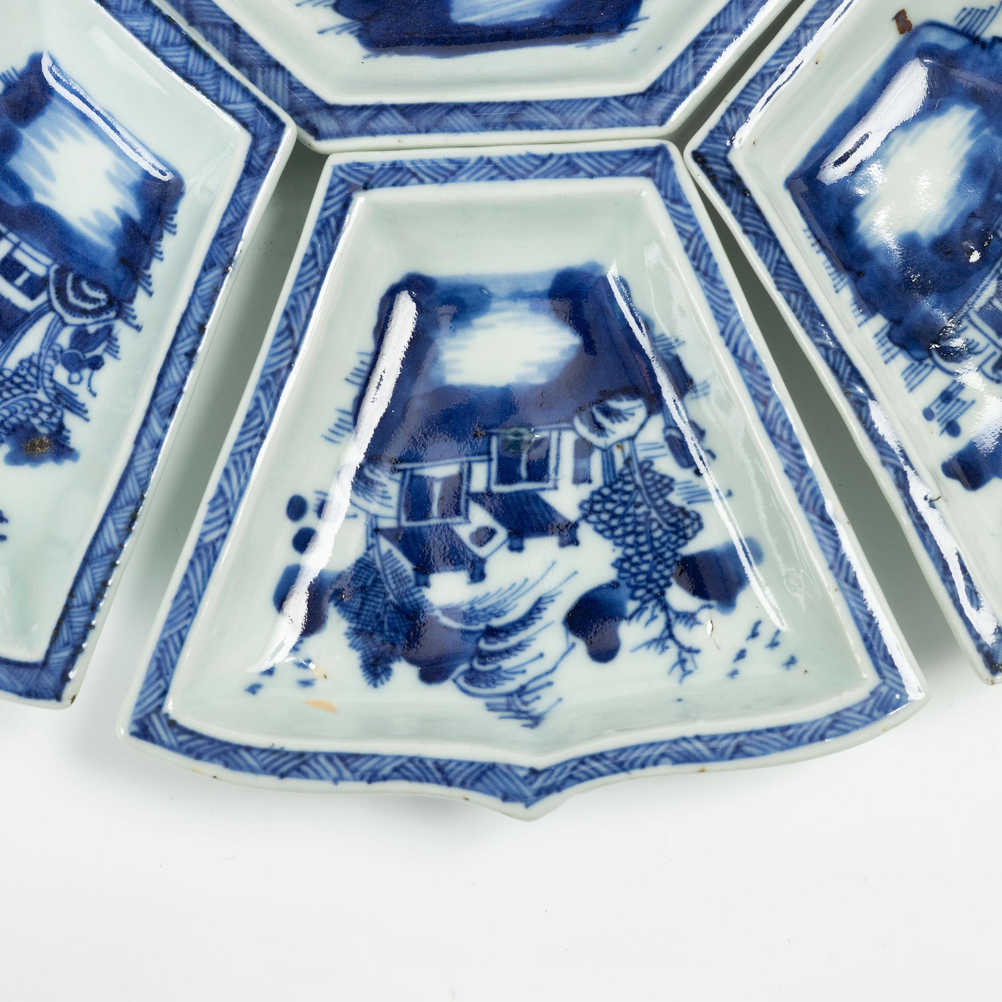 A nine piece Chinese export blue and white cabaret, Qing dynasty, Qianlong (1736-95).