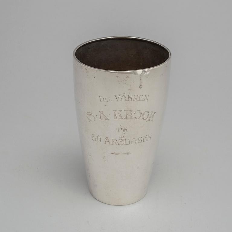 A silver cup by GAB, Stockholm, 1920.