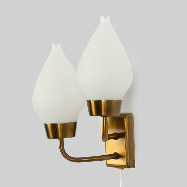 Two similar Swedish Modern wall lamps, 1940s.