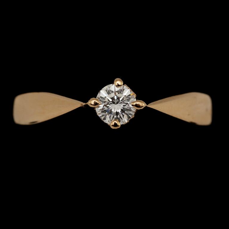 RING, 14k guld med briljantslipad diamant, 0.16 ct. Vikt 3 g.