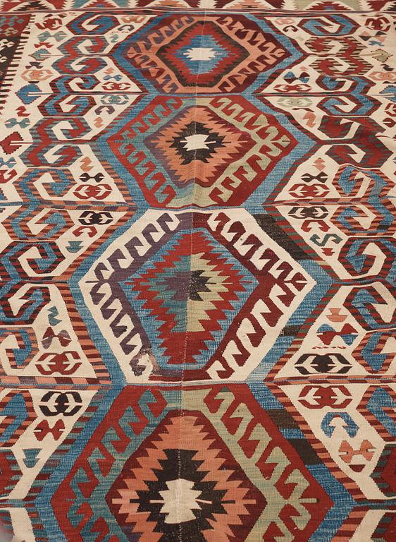 SEMI-ANTIQUE ANATOLIAN KILIM, probably Karaman. 330,5 x 168 cm.